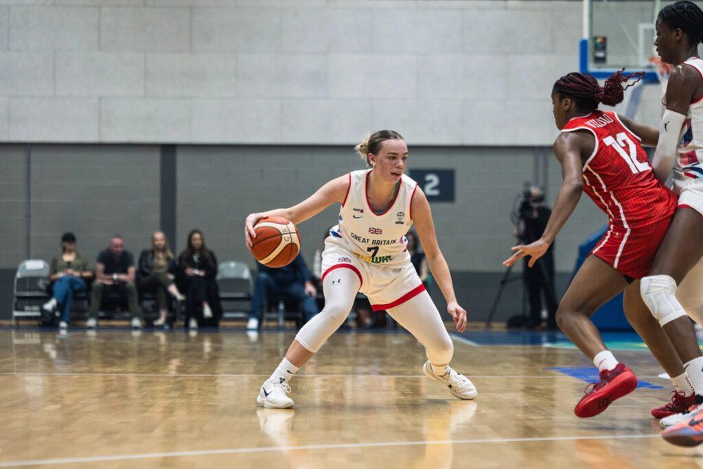 Στην ελίτ η Χόλι!