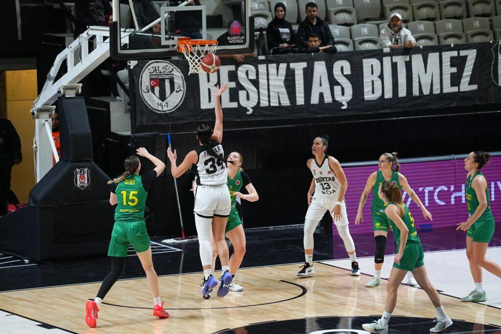 Η Φασούλα στέλνει την Μπεσίκτας στους «16»