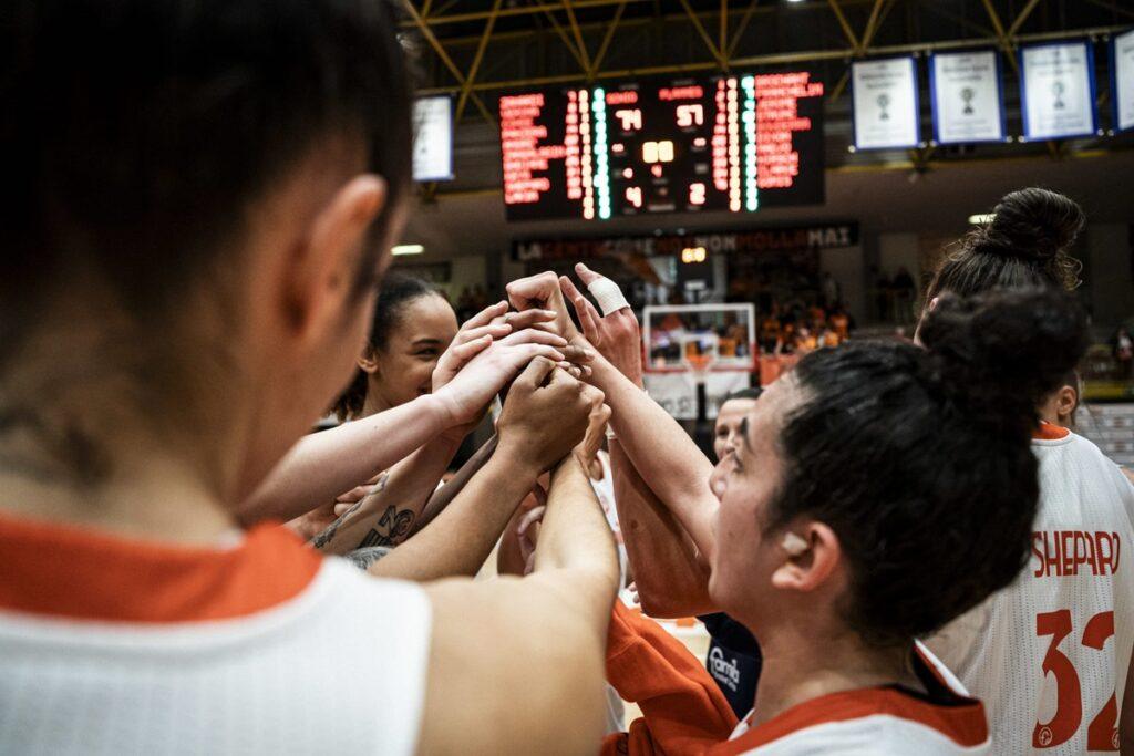 Στην Ιταλία το ενδιαφέρον!