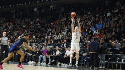 Στον ημιτελικό η Μερσίν!